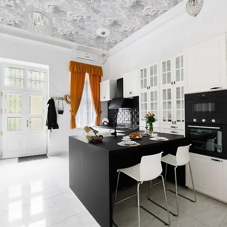 Opera Deluxe Apartman Будапешт